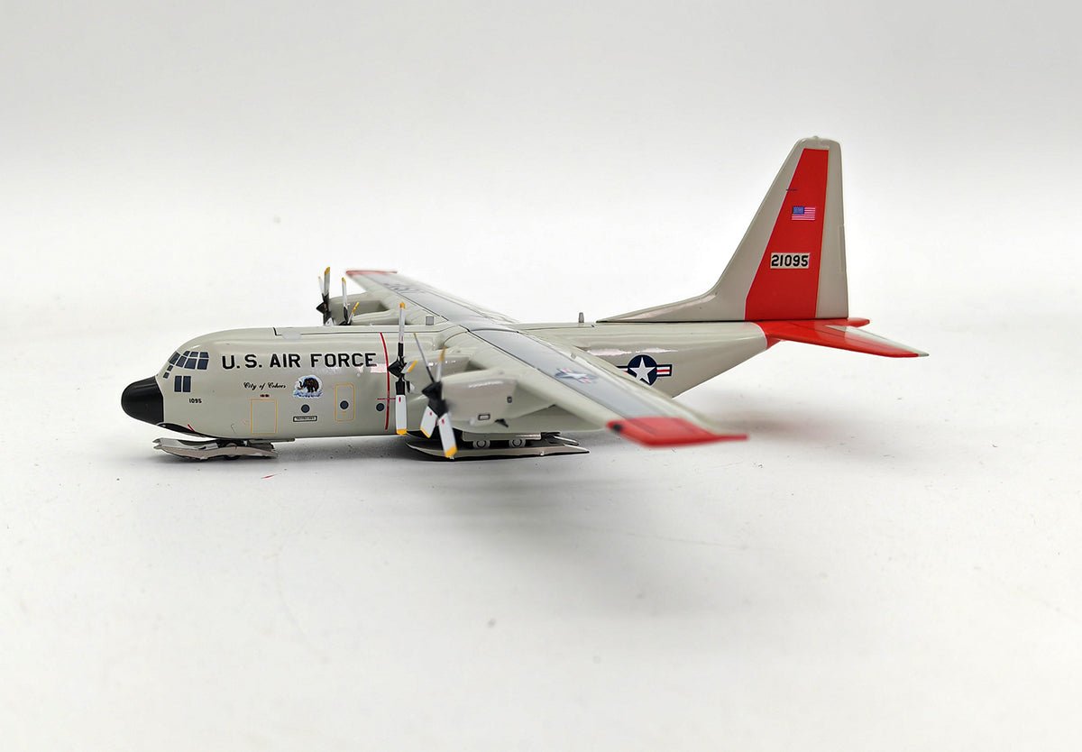 InFlight200 IF130USAF095 1:200 USAF LC - 130H Hercules (L - 382) 92 - 1095 "A to Z" Exclusive Signature Edition of 130pcs