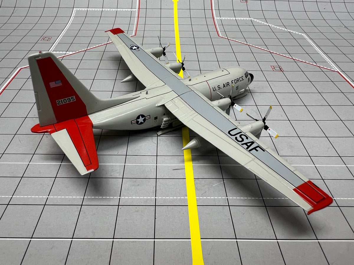 InFlight200 IF130USAF095 1:200 USAF LC - 130H Hercules (L - 382) 92 - 1095 "A to Z" Exclusive Signature Edition of 130pcs