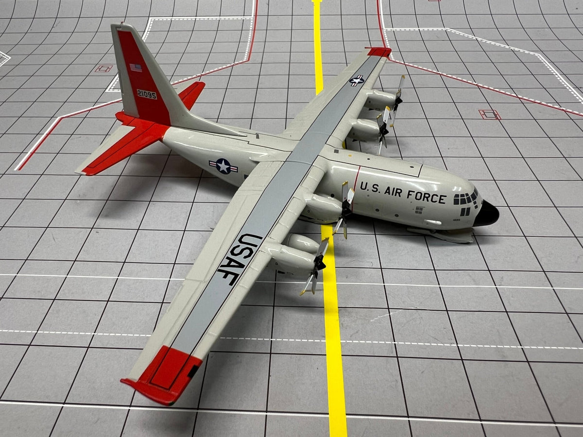 InFlight200 IF130USAF095 1:200 USAF LC - 130H Hercules (L - 382) 92 - 1095 "A to Z" Exclusive Signature Edition of 130pcs