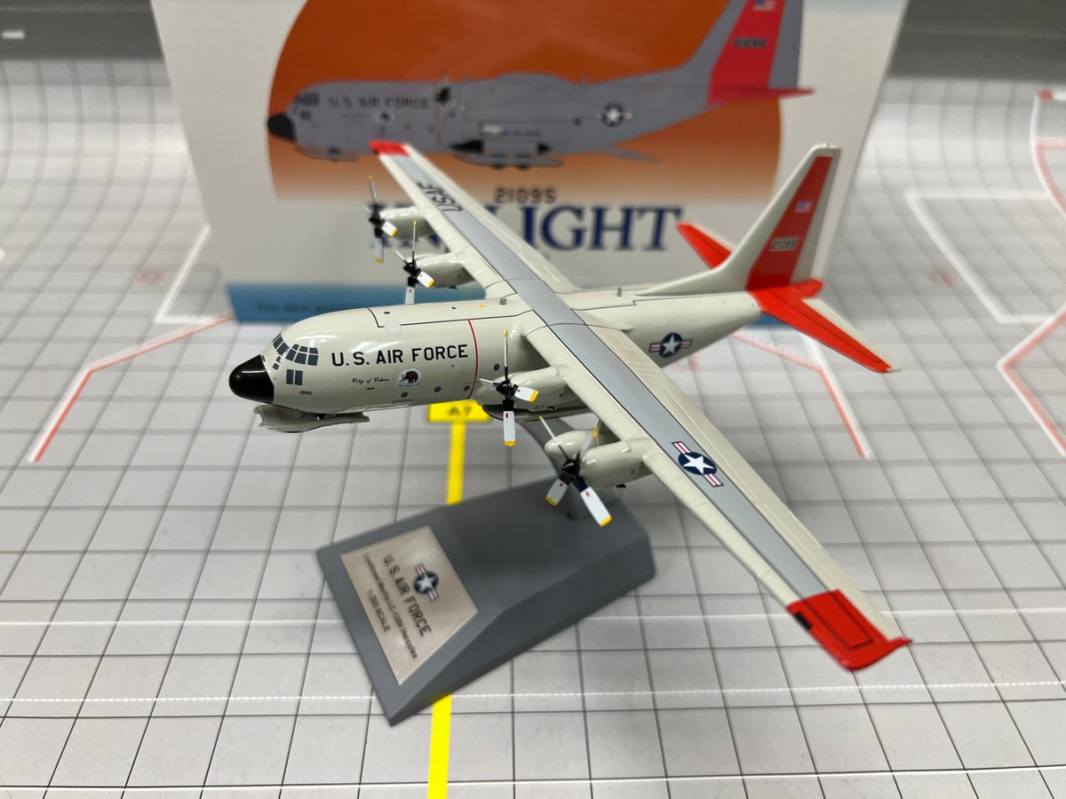 InFlight200 IF130USAF095 1:200 USAF LC - 130H Hercules (L - 382) 92 - 1095 "A to Z" Exclusive Signature Edition of 130pcs