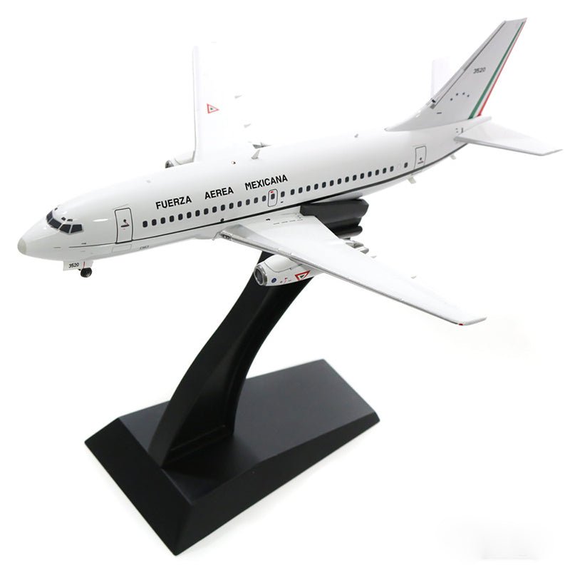 InFlight200 IF732MAF001 1:200 Mexican Air Force 737 - 200 FAM 3520