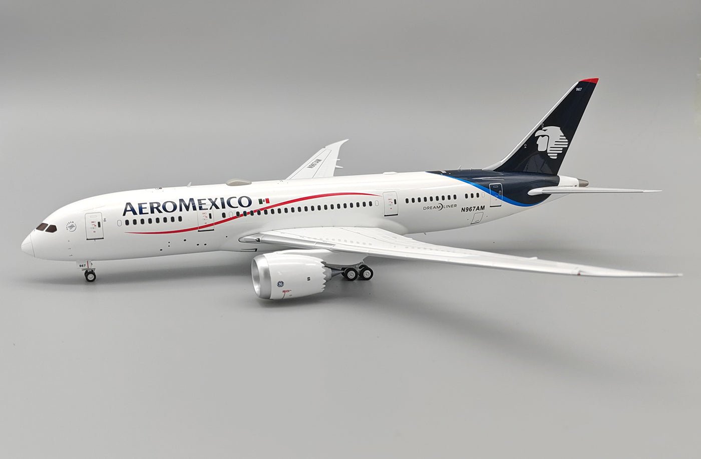 InFlight200 IF788AM1024R AeroMexico 787 - 8 Dreamliner N967AM