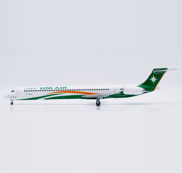 JC Wings 1:200 scale Uni Air McDonnell Douglas MD-90-30 Reg: B-17920 diecast model airplane