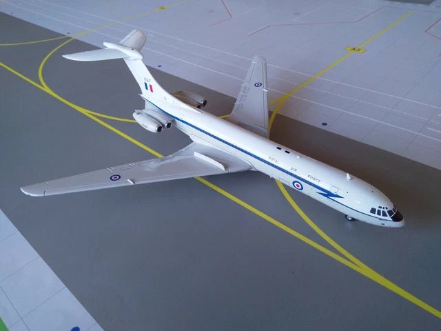 JC Wings JC2083 1:200 Royal Air Force Vicker VC - 10 C1 XR807