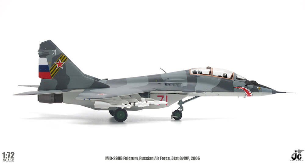 JC Wings JCW - 72 - MG29 - 009 1:72 MiG - 29UB Russian AF 71 Red