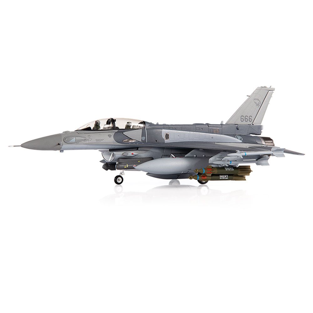 JC Wings Military JCW - 72 - F16 - 019 1:72 F - 16D Republic of Singapore Air Force, 145th Fighter Squadron, 2015