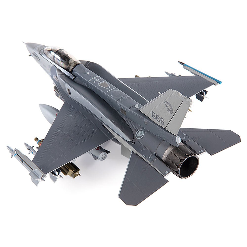 JC Wings Military JCW - 72 - F16 - 019 1:72 F - 16D Republic of Singapore Air Force, 145th Fighter Squadron, 2015