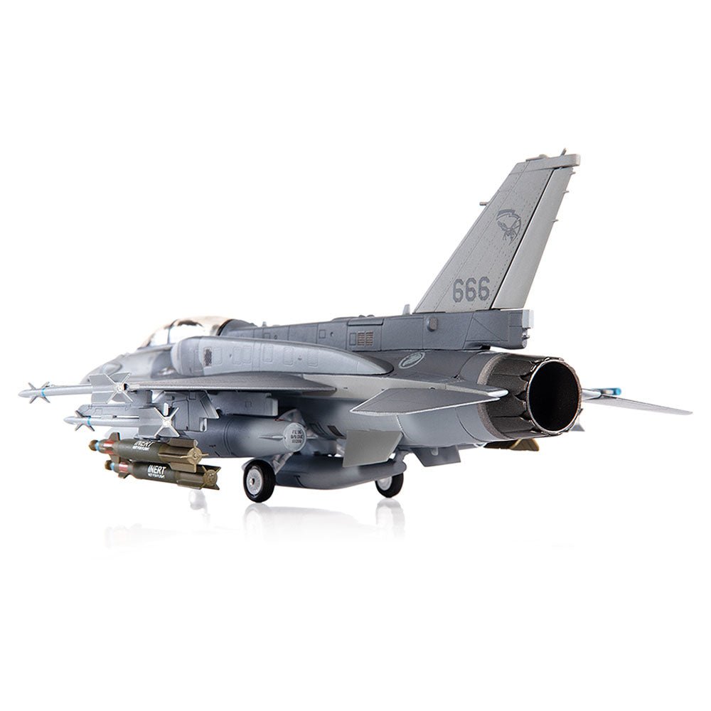 JC Wings Military JCW - 72 - F16 - 019 1:72 F - 16D Republic of Singapore Air Force, 145th Fighter Squadron, 2015
