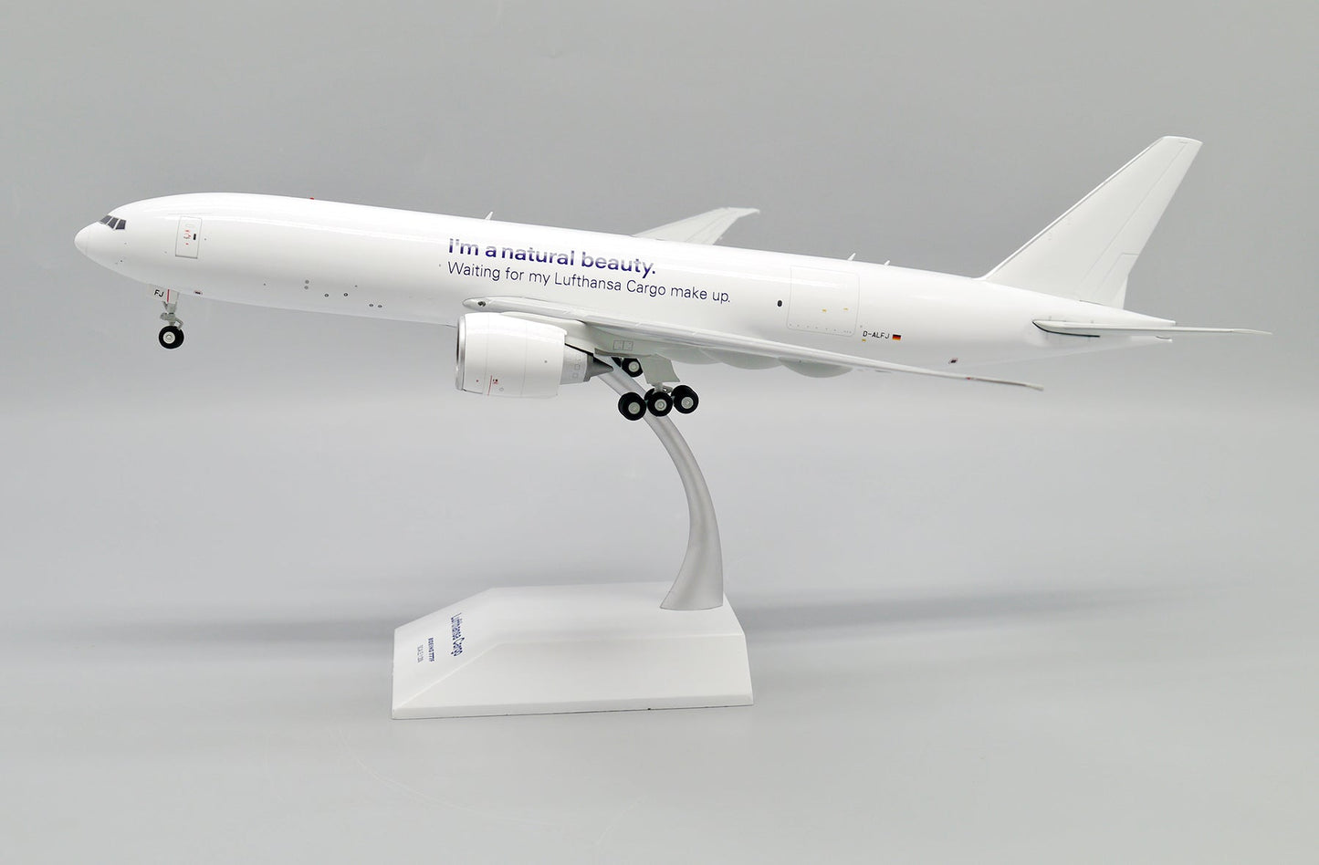 JC Wings XX20193 1:200 Lufthansa Cargo Boeing 777 - 200LRF Reg: D - ALFJ "I'm a natural beauty"