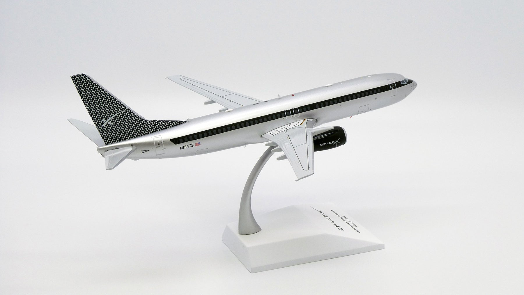JC Wings XX20558 1:200 SpaceX Boeing 737-800 Reg: N154TS