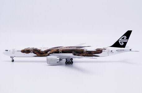 JC Wings XX40621 1:400 Air New Zealand Boeing 777-300ER "Desolation of Smaug" Reg: ZK-OKO