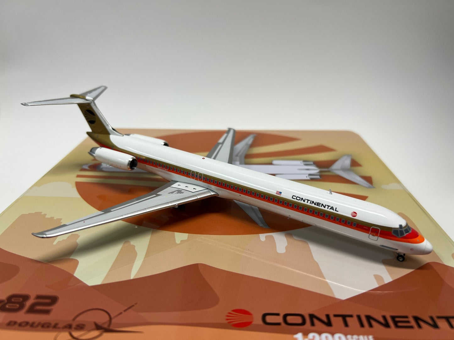 Jet-X Models JX024-2-002 1:200 Continental MD-82 Polished N802NY