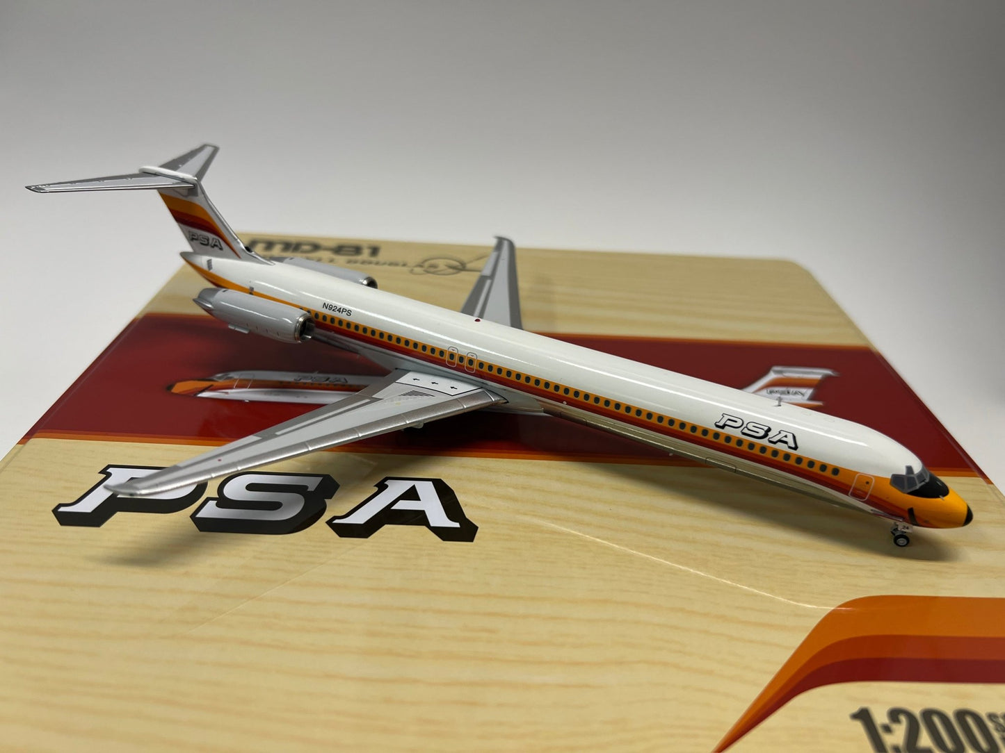 Jet-X Models JX024-2-008 1:200 PSA MD-83 Polished N924PS