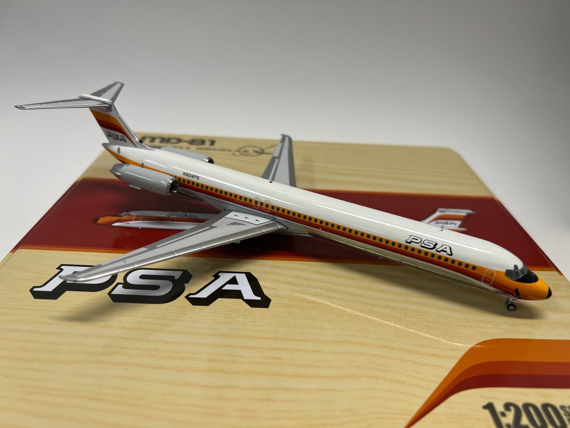 Jet-X Models JX024-2-008 1:200 PSA MD-83 Polished N924PS