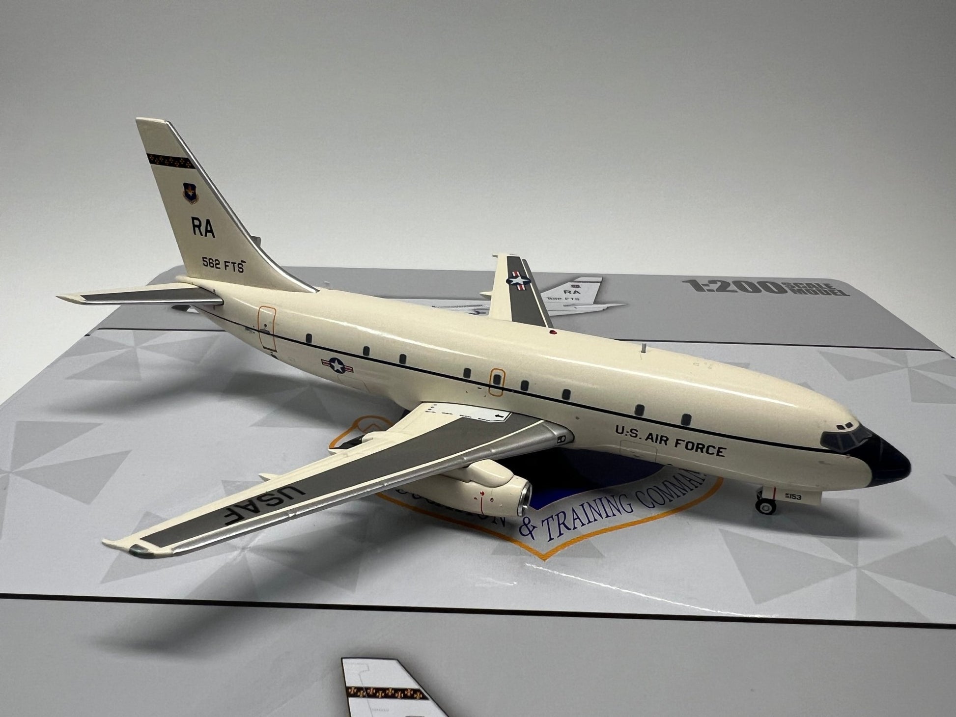 Jet-X Models JX024-2-024 1:200 United States Air Force T-43A (737-200) 73-1153