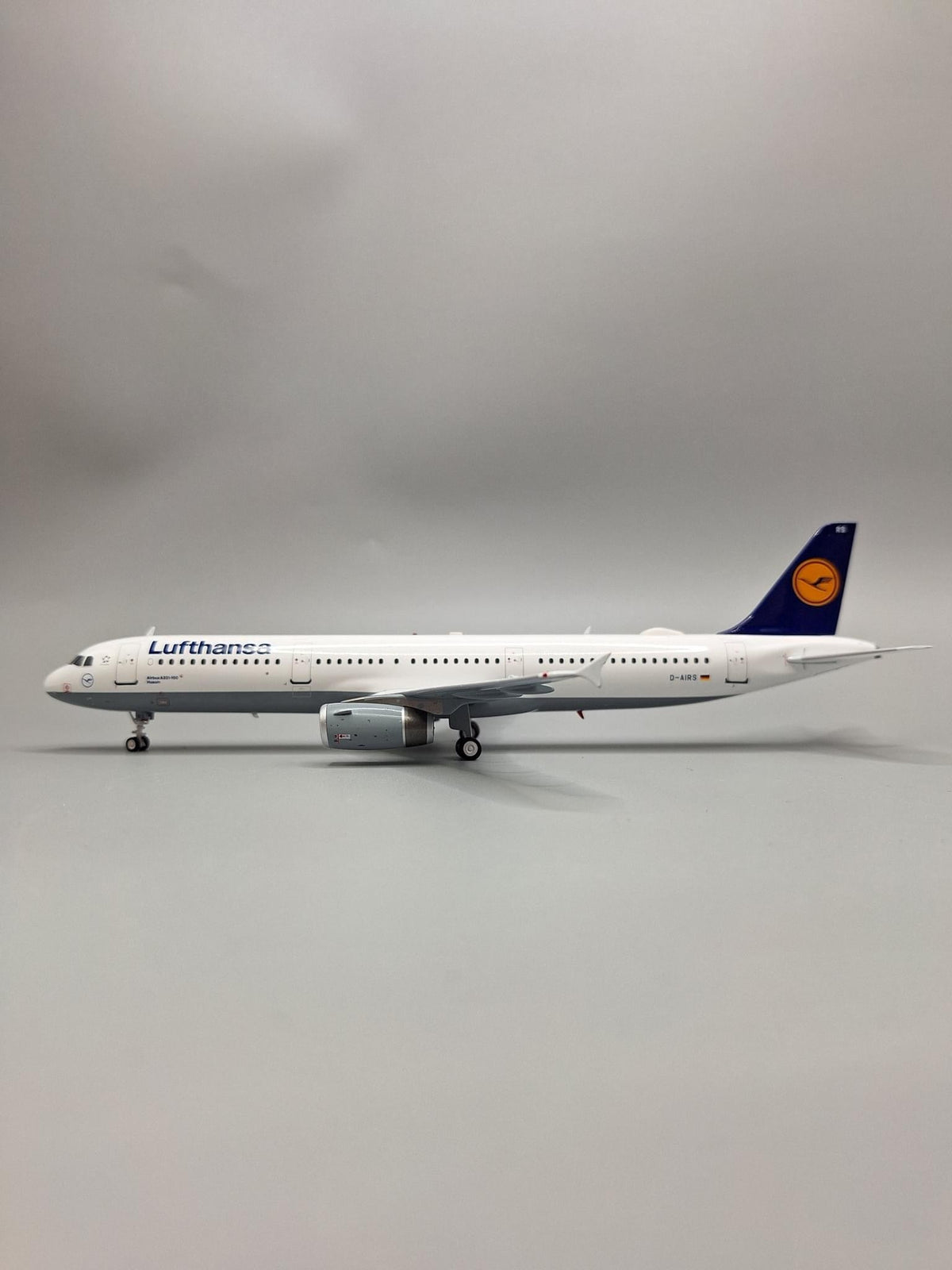 *JFox JF - A321 - 039 1:200 Lufthansa A321 - 131 D - AIRS