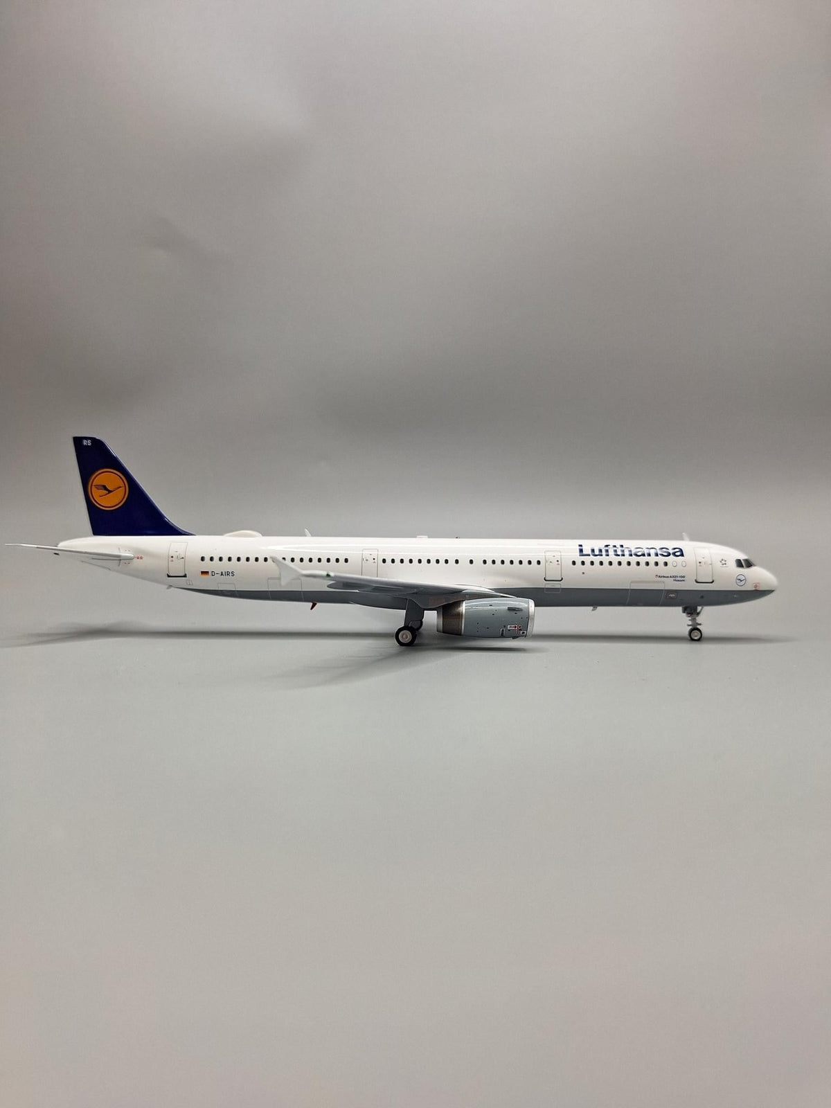 *JFox JF - A321 - 039 1:200 Lufthansa A321 - 131 D - AIRS
