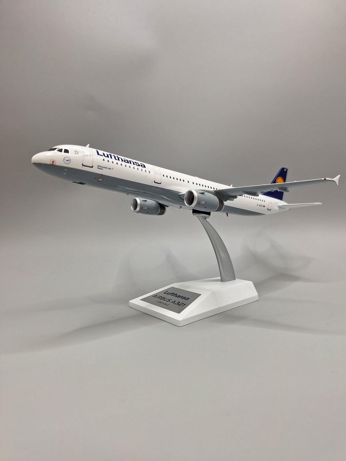 *JFox JF - A321 - 039 1:200 Lufthansa A321 - 131 D - AIRS