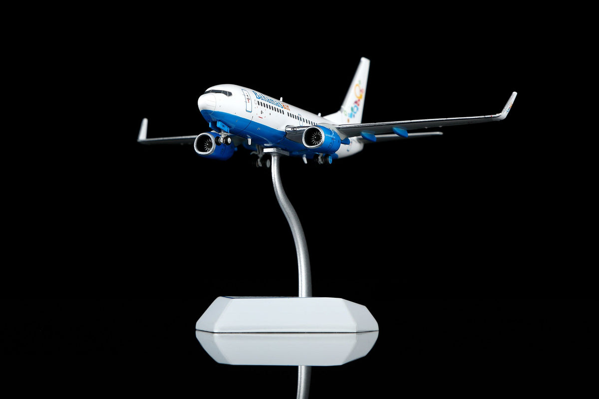 Legacy Jets 1:400 scale Bahamasair Boeing 737-700 C6-BFY diecast model airplane