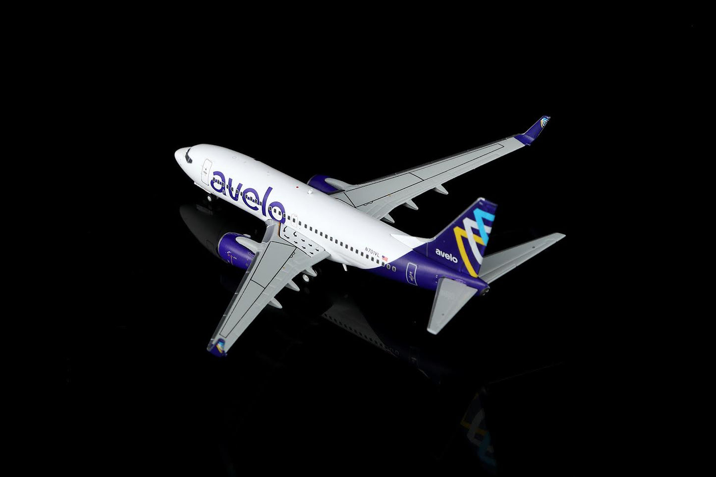 Legacy Jets LJ11516 - 5 1:400 Avelo Airlines Boeing 737 - 700 N701VL