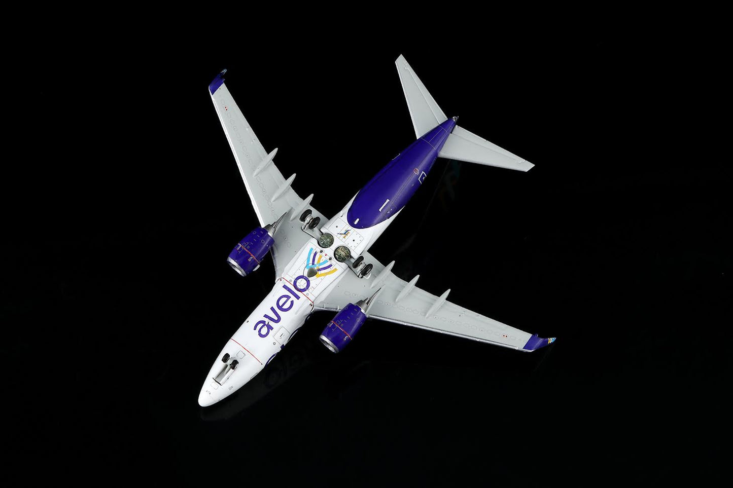 Legacy Jets LJ11516 - 5 1:400 Avelo Airlines Boeing 737 - 700 N701VL