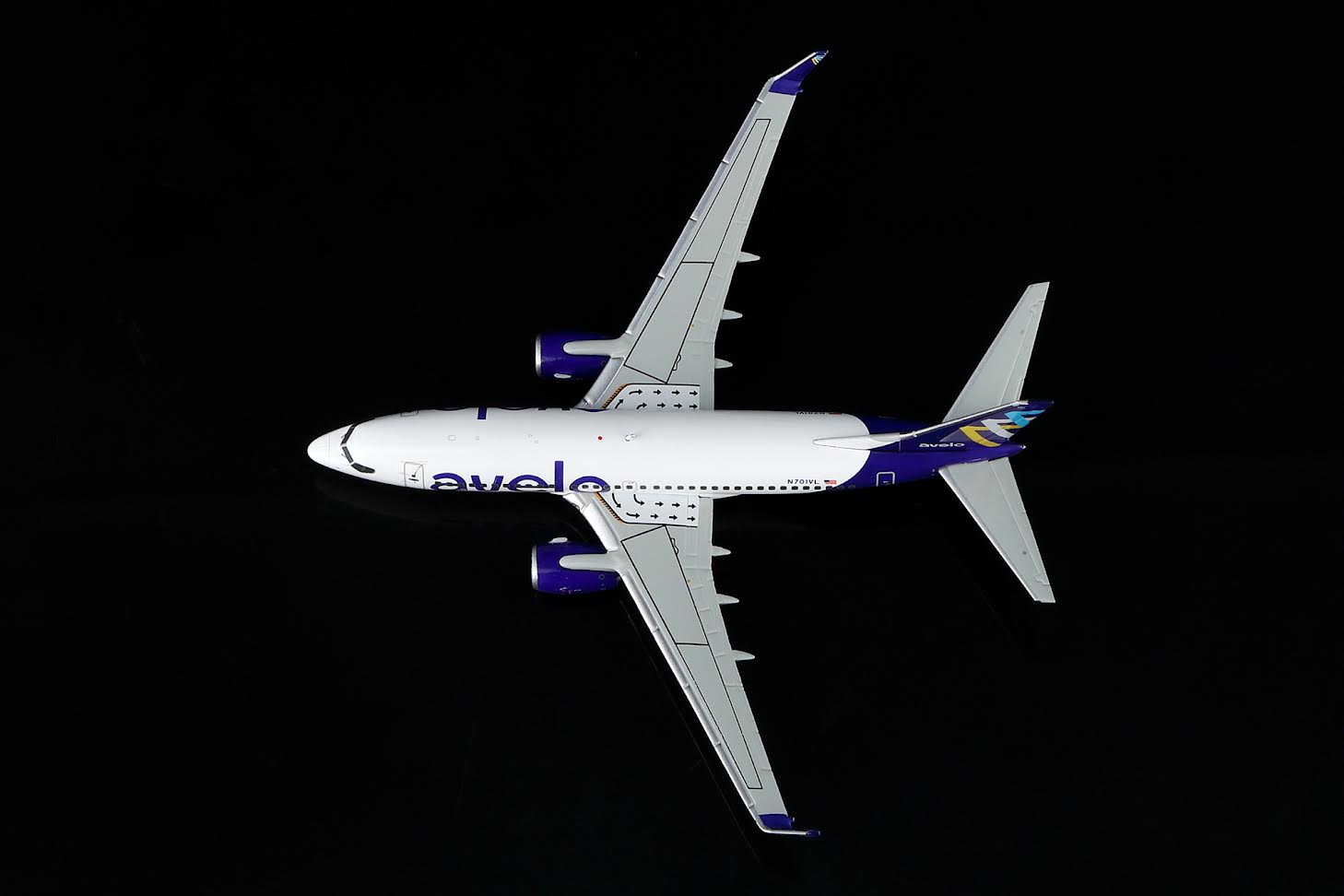 Legacy Jets LJ11516 - 5 1:400 Avelo Airlines Boeing 737 - 700 N701VL
