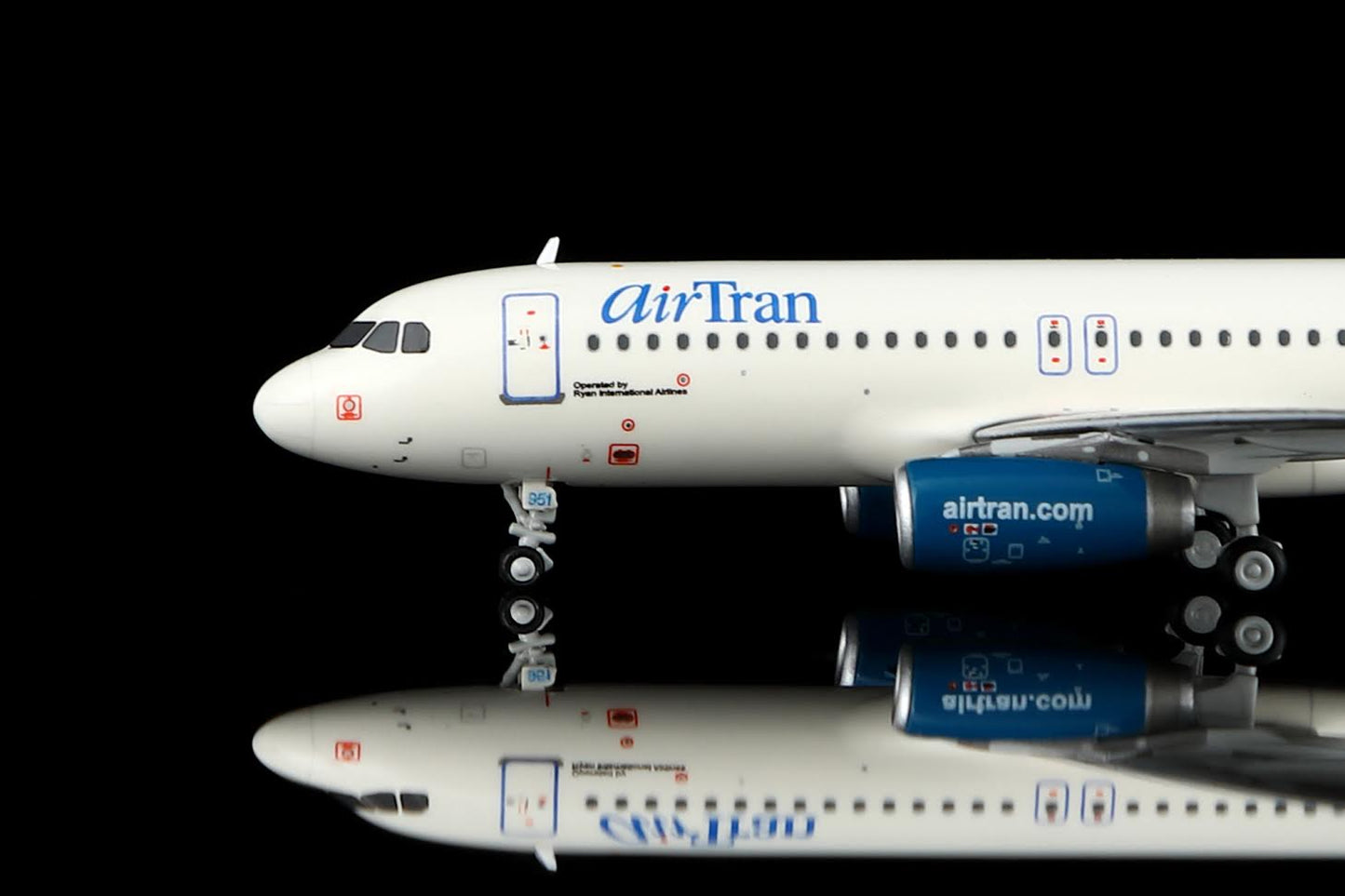 Legacy Jets LJ11516 - 6 1:400 Scale AirTran Airbus A320 - 233 N951LF