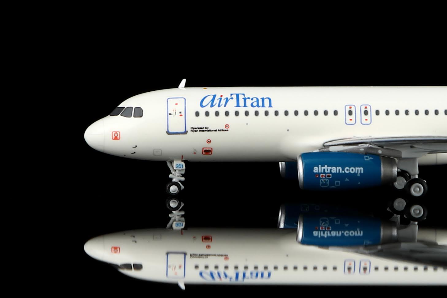 Legacy Jets LJ11516 - 6 1:400 Scale AirTran Airbus A320 - 233 N951LF