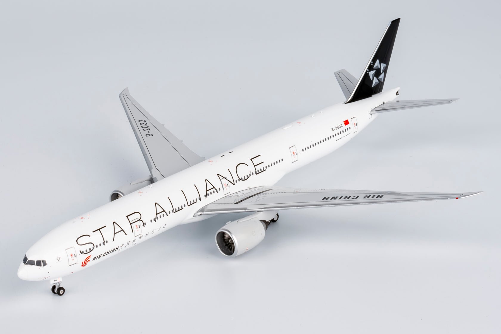 Models 73061 1:400 Air China 777 - 300ER B - 2032 (Star Alliance)
