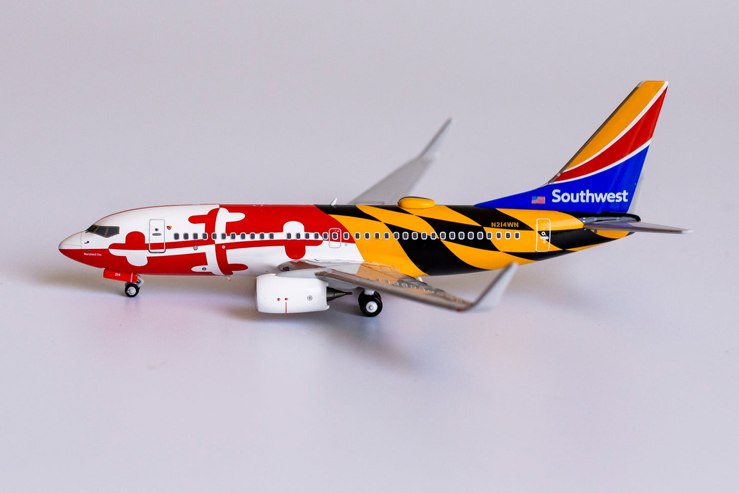 NG 77007 1:400 Southwest Airlines Boeing 737 - 700 N214WN (Maryland One livery with Heart One tail)