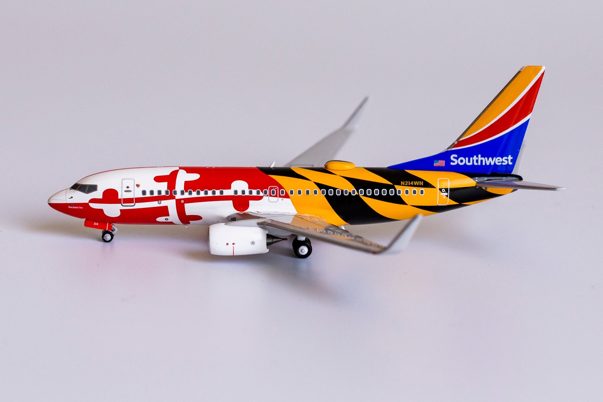 NG 77007 1:400 Southwest Airlines Boeing 737 - 700 N214WN (Maryland One livery with Heart One tail)