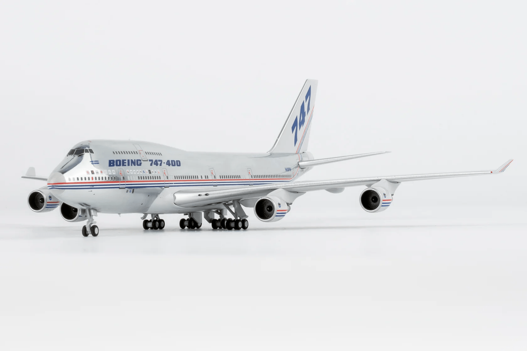 NG Models 04010 1:400 The Boeing Company 747 - 400 N401PW (Boeing house colors)