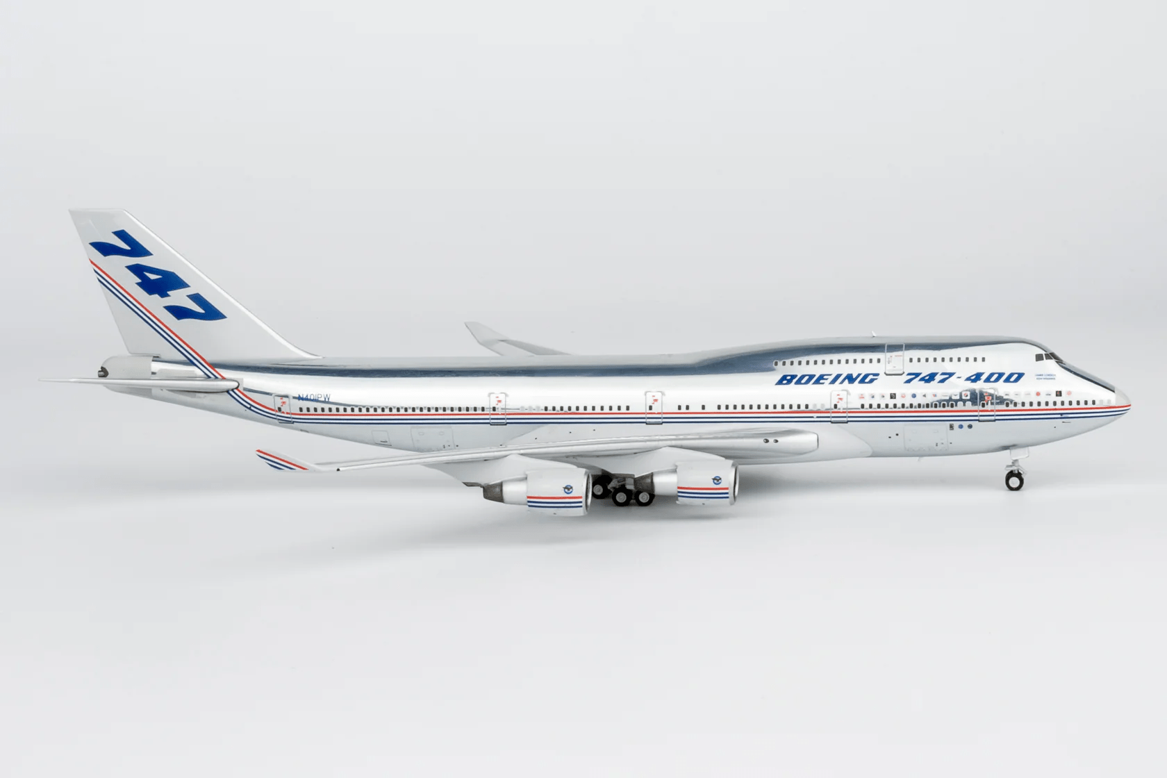 NG Models 04010 1:400 The Boeing Company 747 - 400 N401PW (Boeing house colors)