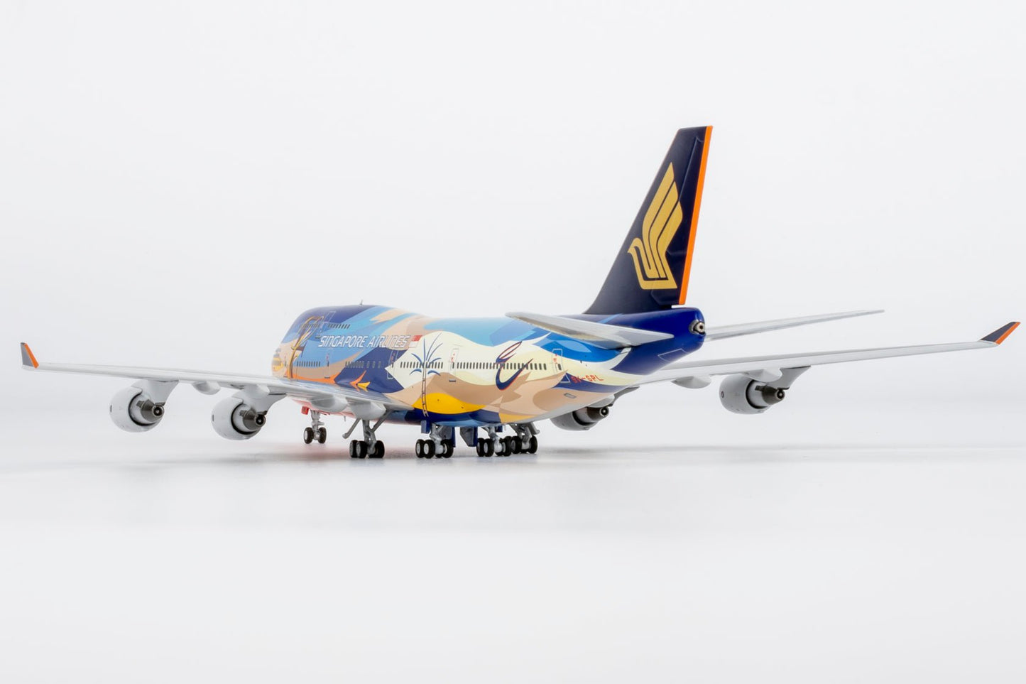 NG Models 04011 1:400 Singapore Airlines 747 - 400 9V - SPL (Tropical livery)