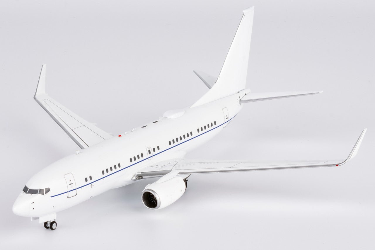 NG Models 05008 1:200 USA - Air Force C - 40B (737 - 700 BBJ) 02 - 0042 (white fuselage)