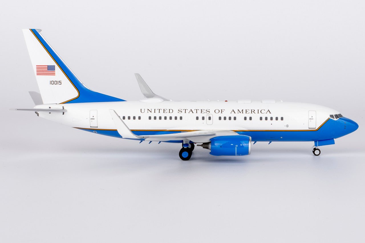 NG Models 05016 1:200 USA - Air Force C - 40B (737 - 700 BBJ) 01 - 0015