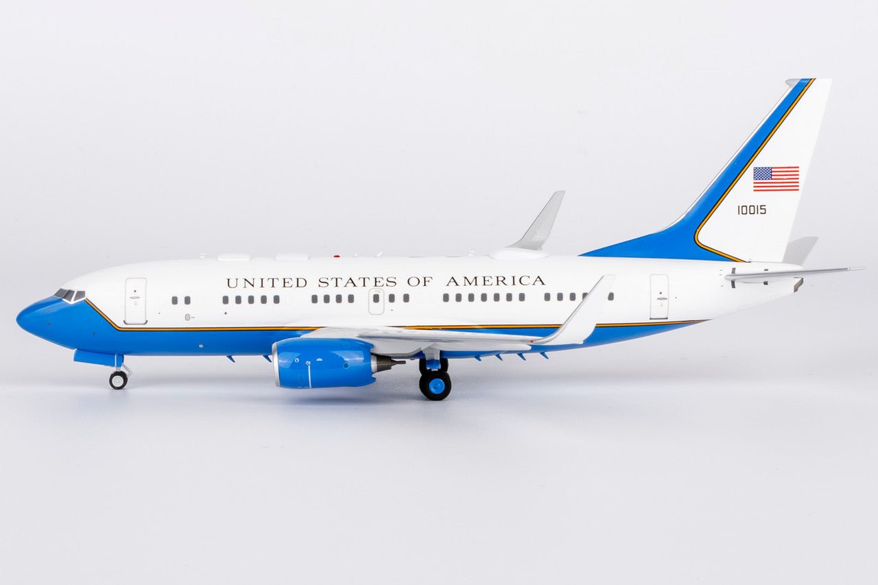 NG Models 05016 1:200 USA - Air Force C - 40B (737 - 700 BBJ) 01 - 0015