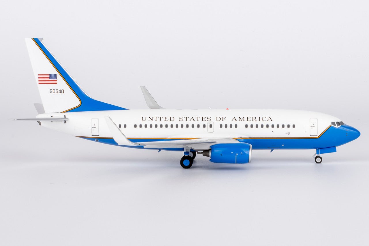 NG Models 05017 1:200 USA - Air Force C - 40C (737 - 700 BBJ) 09 - 0540