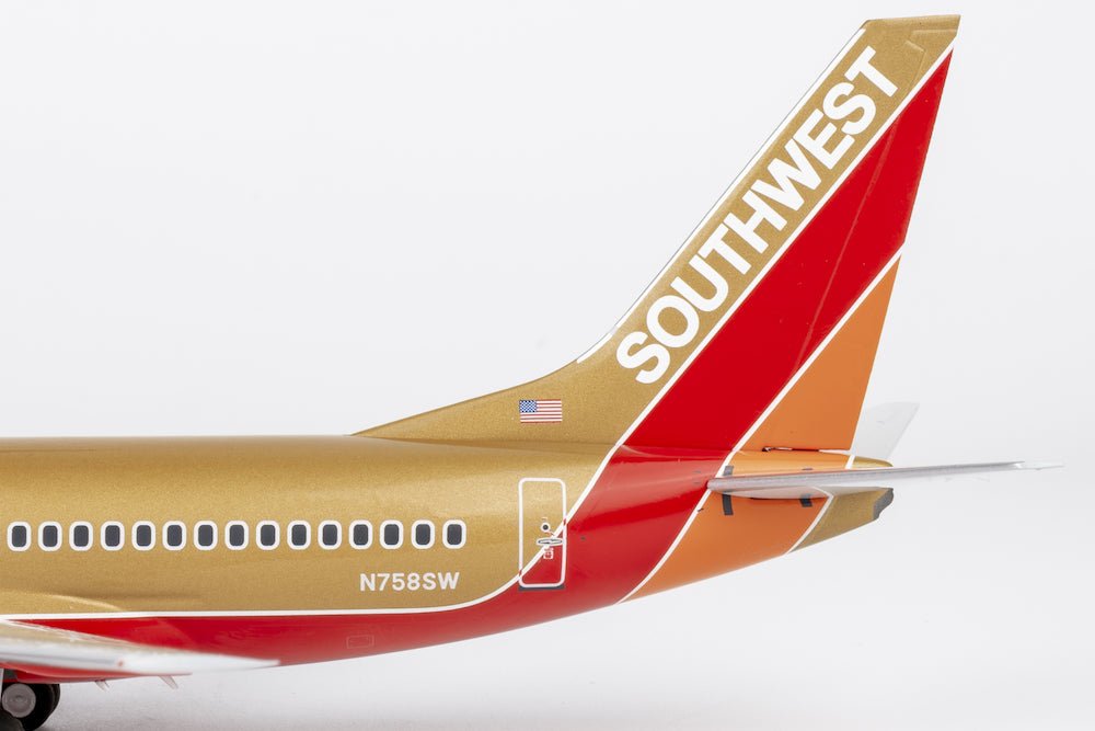 NG Models 05033 1:200 Southwest Airlines 737 - 700 N758SW (Mustard rocket livery)