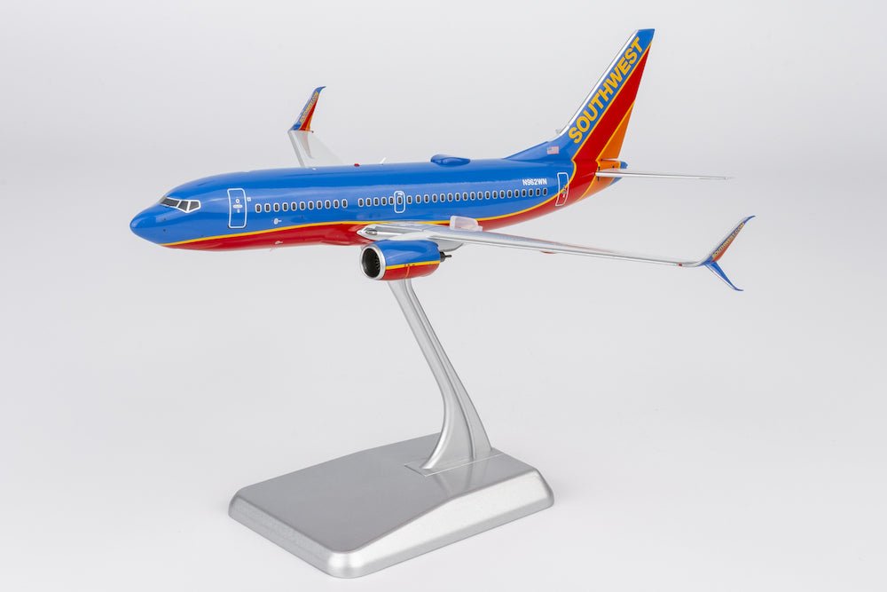 NG Models 05037 1:200 Southwest Airlines 737 - 700/w N962WN (Canyon blue livery)