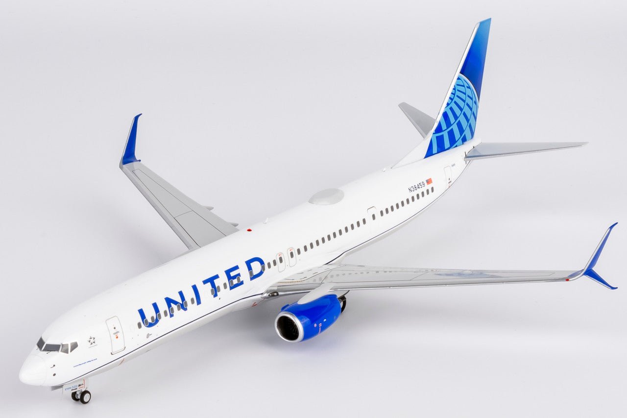 NG Models 09002 1:200 United Airlines 737 - 900ER/w N38459 (Blue Evolution c/s)