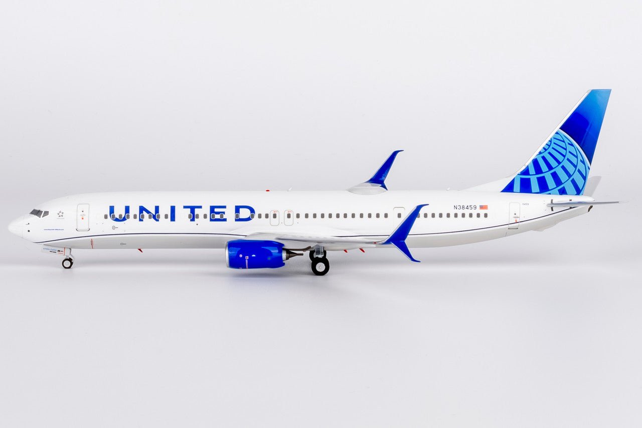 NG Models 09002 1:200 United Airlines 737 - 900ER/w N38459 (Blue Evolution c/s)