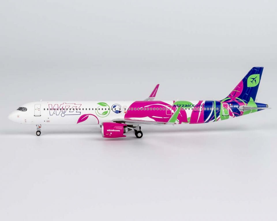 Wizz Air 1/200航空機モデル Amazon.com: ANDSYYDS 1/200 Scale WIZZ AIR A321 Airplane Model A320