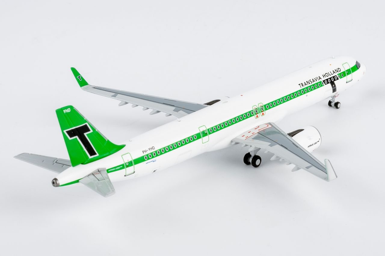 NG Models 13139 1:400 Transavia A321neo PH - YHD (1960s Retro colors)