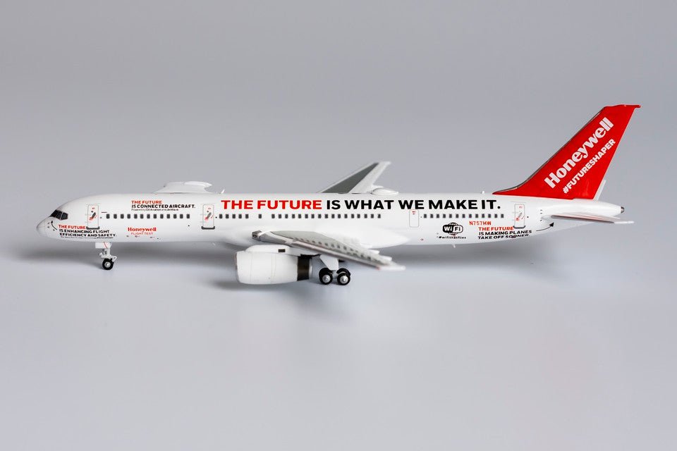 NG Models 1:400 53181 Honeywell 757 - 200 N757HW (2021's livery; with test engine)