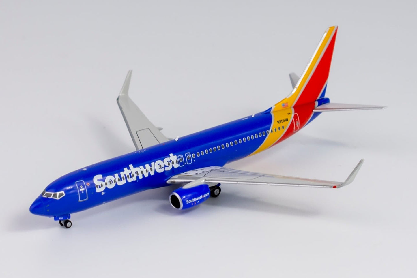 NG Models 1:400 58121 Southwest Airlines 737 - 800/w N8541W(Heart livery; with normal grey winglets)
