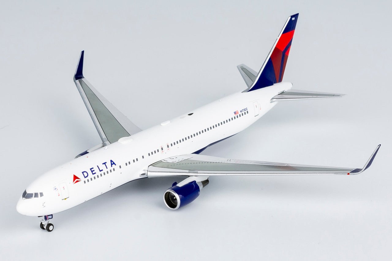 NG Models 17002 1:400 Delta Air Lines 767 - 300ER/w N173DZ (with CF6 engines)
