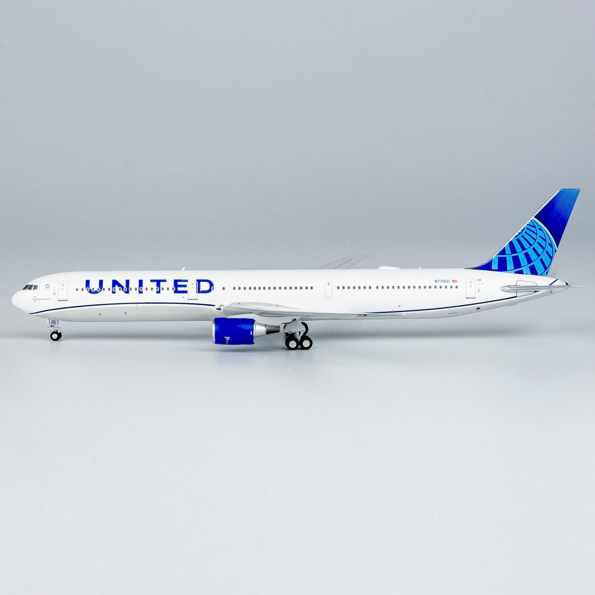NG Models 18001 1:400 United Airlines 767 - 400ER N77066 ("Blue Evolution" livery; CF6 engines)