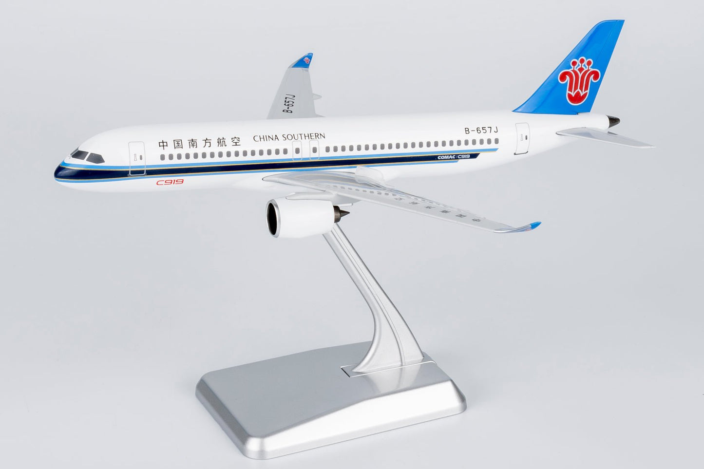 NG Models 24053 1:240 China Southern Airlines C919 B - 657