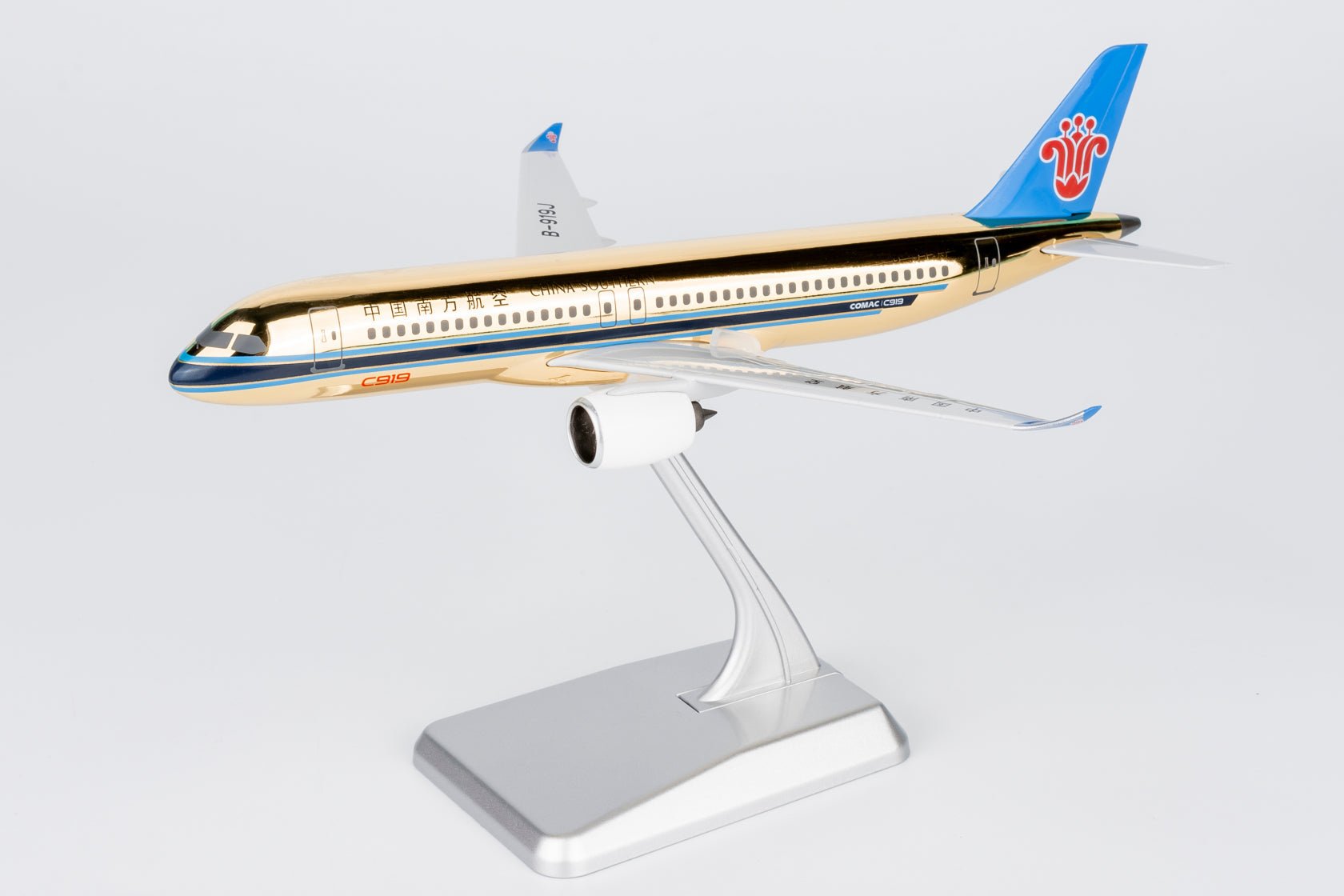 NG Models 24054 1:240 China Southern Airlines C919 B - 919J
